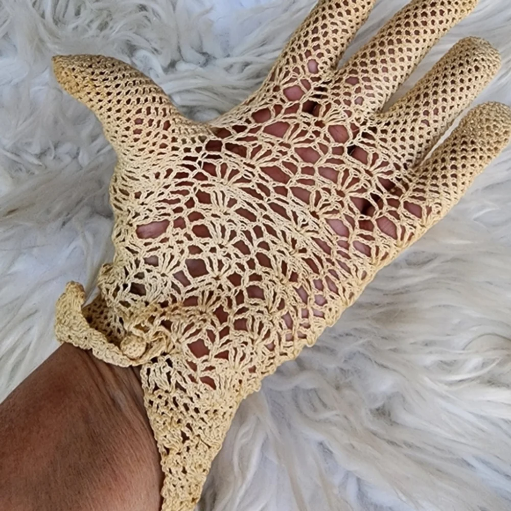 Vintage Cream Crochet Gloves Size 7 Openwork Lace Bridal Tea Party Cottagecore M